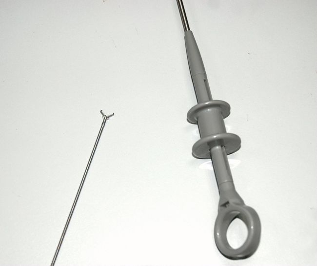 工業(yè)內(nèi)窺鏡由于它的特殊尺寸設(shè)計(jì)，可以讓我們不破壞被檢測物體的表面簡便、準(zhǔn)確地觀察物體內(nèi)部表面結(jié)構(gòu)或工作狀態(tài)。