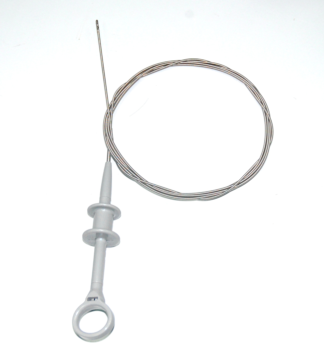 選擇合適的工業(yè)內(nèi)窺鏡探頭、鏡頭及進(jìn)入產(chǎn)品的通道，檢測前應(yīng)清楚通道內(nèi)的障礙、毛刺等可能阻礙、損傷工業(yè)內(nèi)窺鏡探頭的物體。