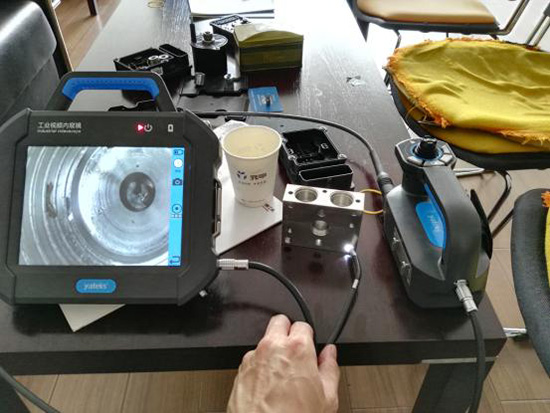 用亞泰光電工業內窺鏡查看旁路支管等加工情況，毛刺及殘缺部位