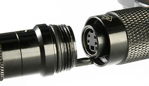 亞泰光電WIE-L手持輕便型工業視頻內窺鏡采用可插拔式結構設計，一臺主機可更
換多種鏡頭