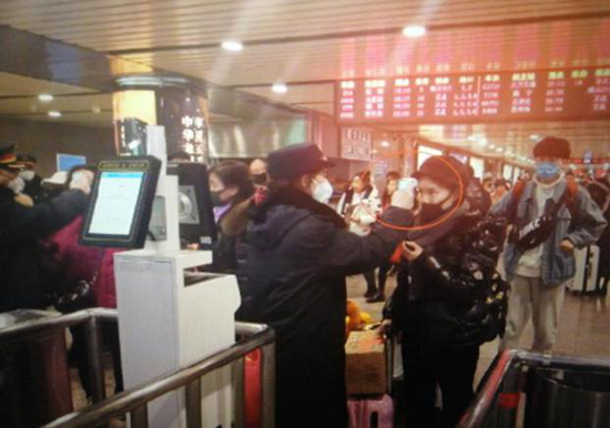 紅外測溫槍在新冠病毒疫情當中發(fā)揮著針對人體測溫檢測的重要作用